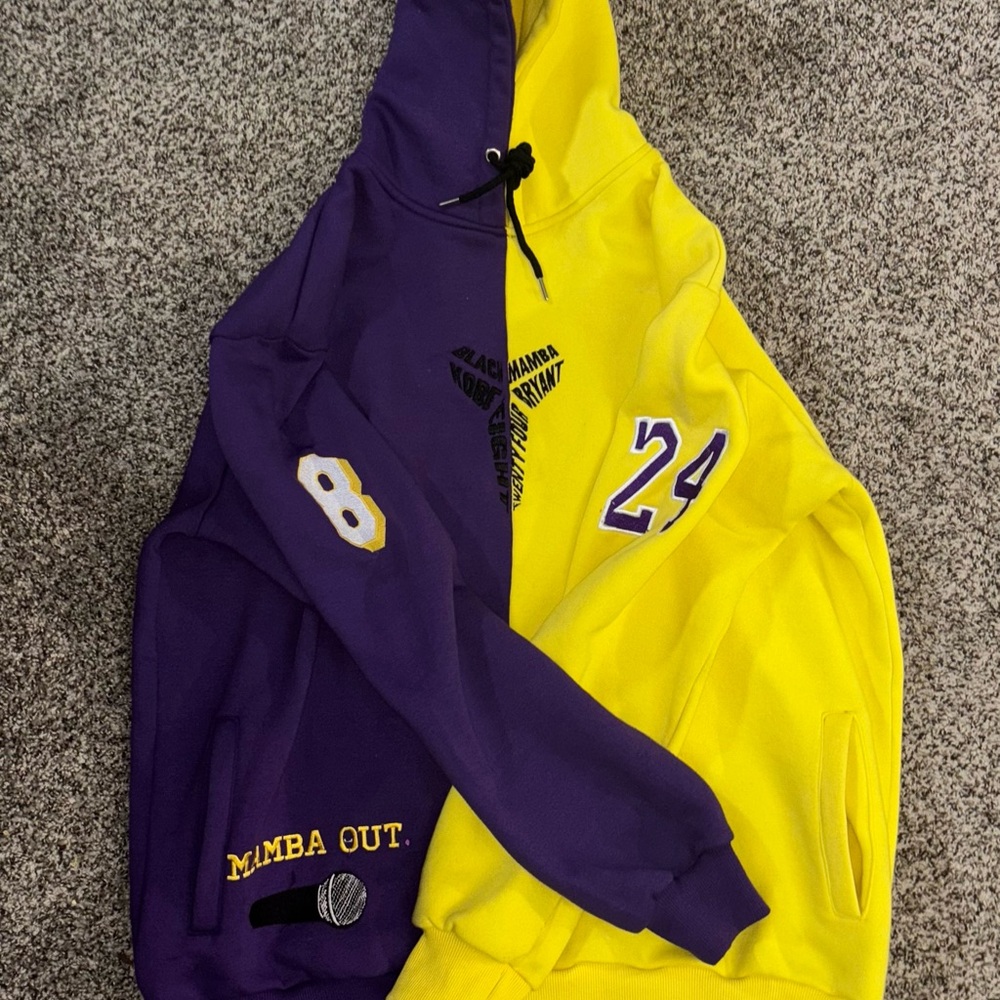 Kobe Bryant “Mamba Out” pull over hoody (XXL)